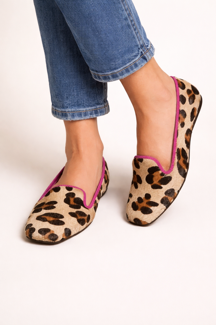 Ballerines plates élégantes pour femmes, imprimé léopard chic, parfaites pour le confort quotidien et la mode printemps été.