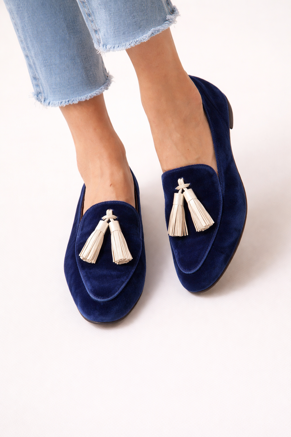 Chaussures mocassins à glands pour femmes, idéales pour le bureau ou la ville, alliant style classique et confort.