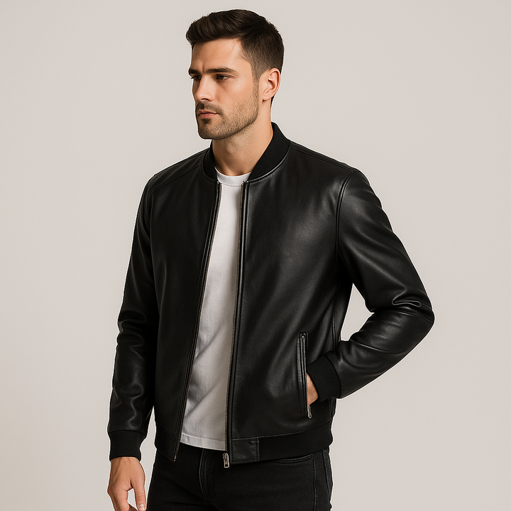 Blouson bomber homme noir moderne et confortable, idéal pour un look tendance et décontracté en automne.