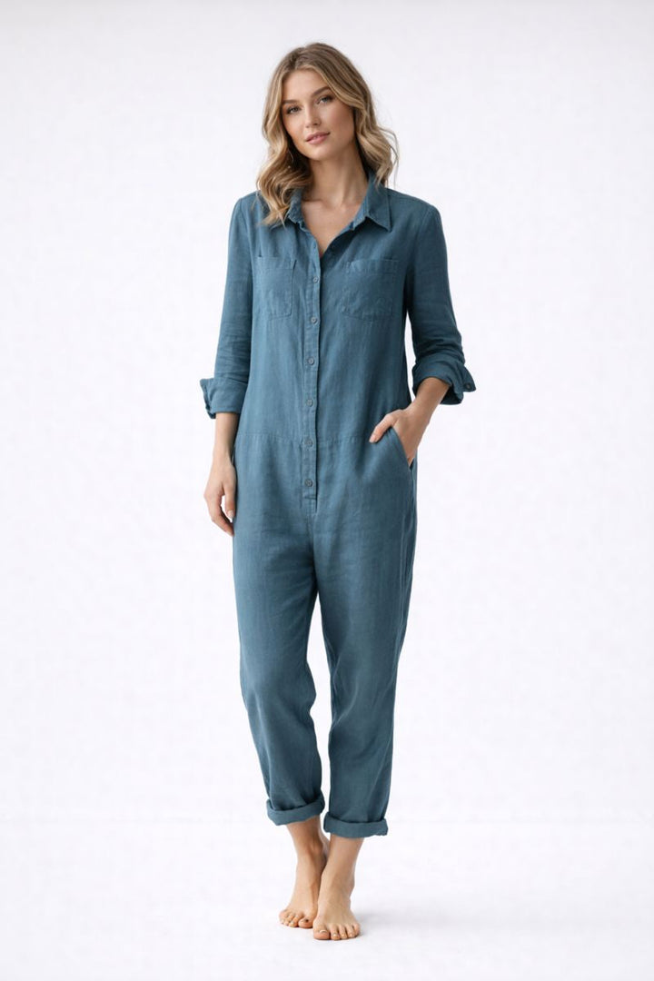 Combinaison fluide ample femme, manches longues, tissu confortable. Style élégant décontracté, vêtement mode quotidien.