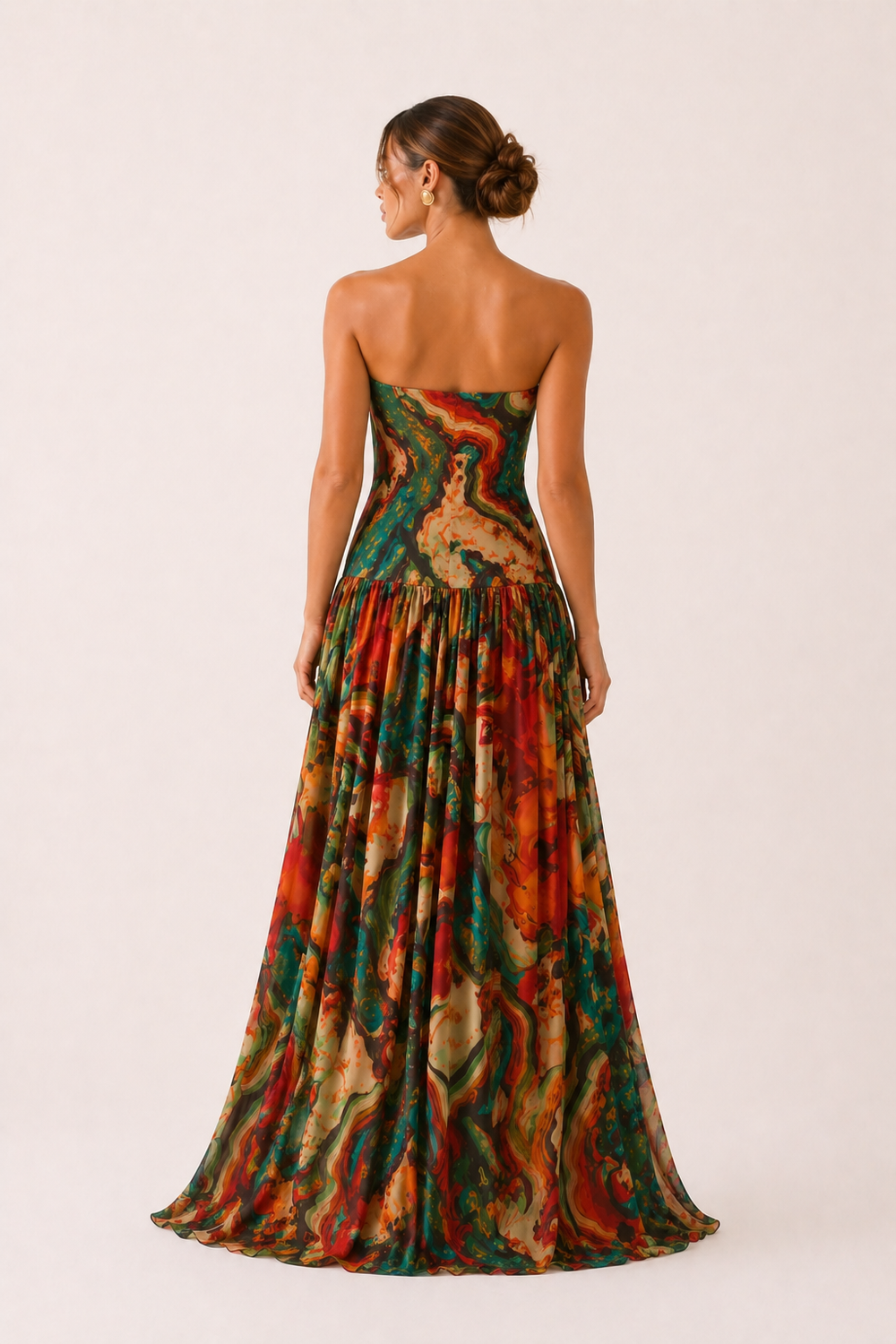 Robe longue de soirée femme sans bretelles, motif imprimé estival. Parfaite pour un look élégant et décontracté.