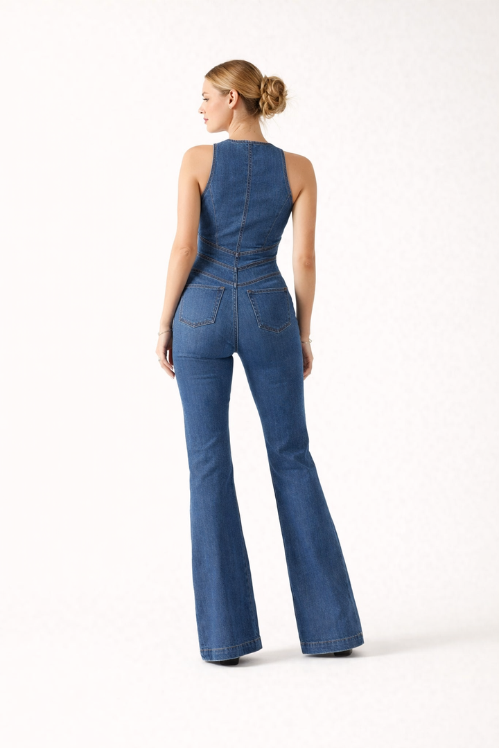 Jumpsuit femme élégante et décontractée, bleue, avec zip. Tenue polyvalente mode pour l'été.