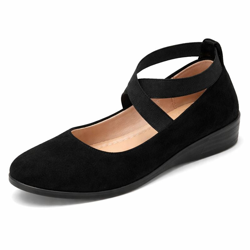 Ballerines rétro chic pour femmes avec brides croisées. Chaussures plates confortables, parfaites pour la mode été.