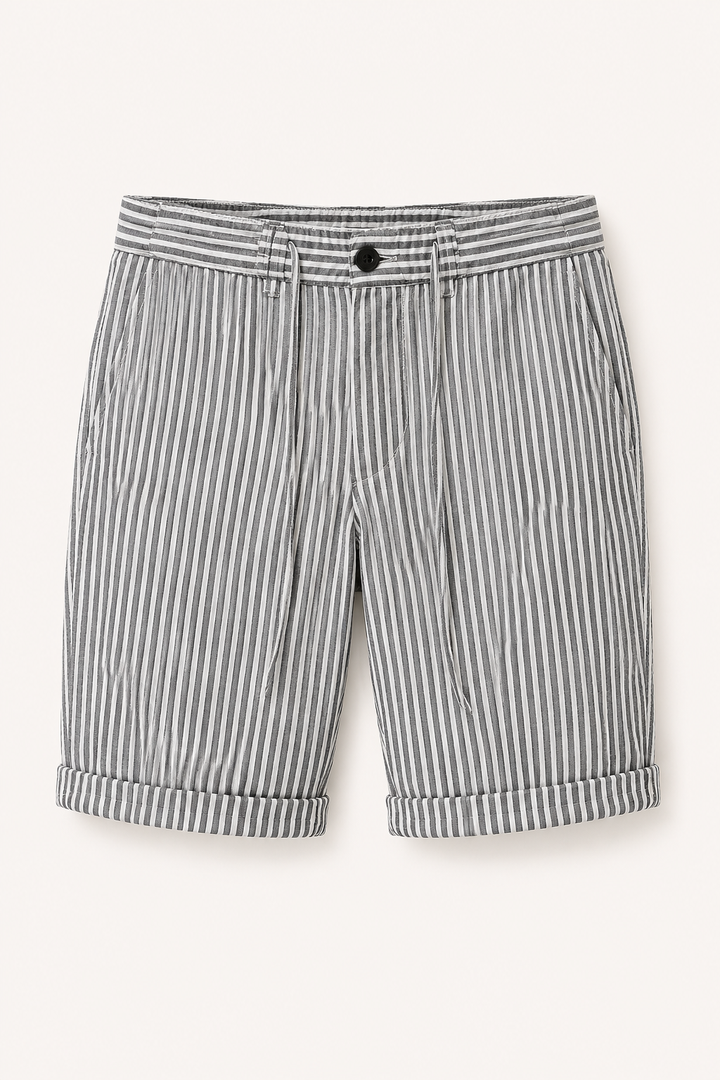 Short homme gris décontracté avec rayures verticales, confortable, idéal pour l'été, la mode masculine et les vacances.