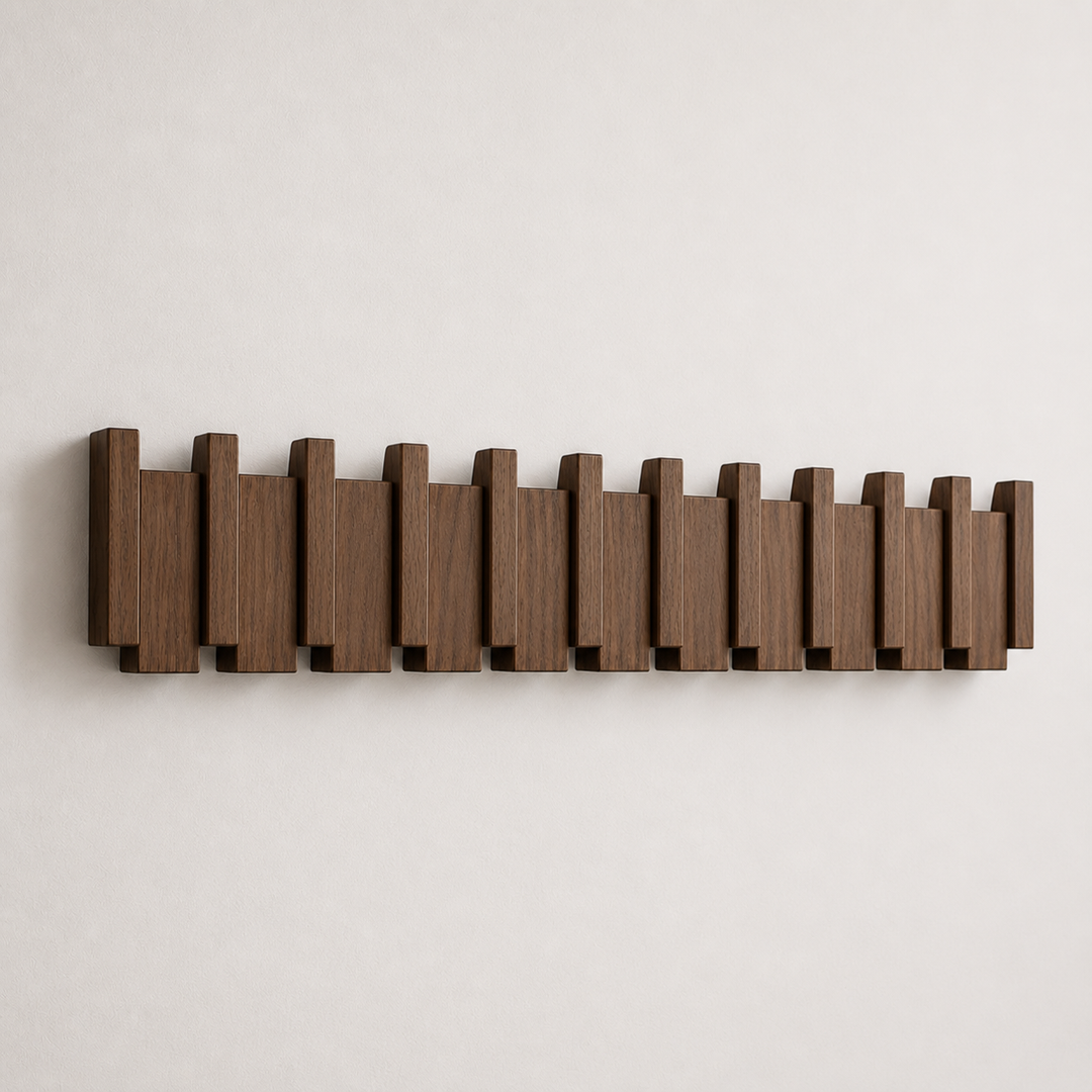 Design unique pour ce porte-manteau mural en bois massif, crochets pliables pour une décoration moderne.