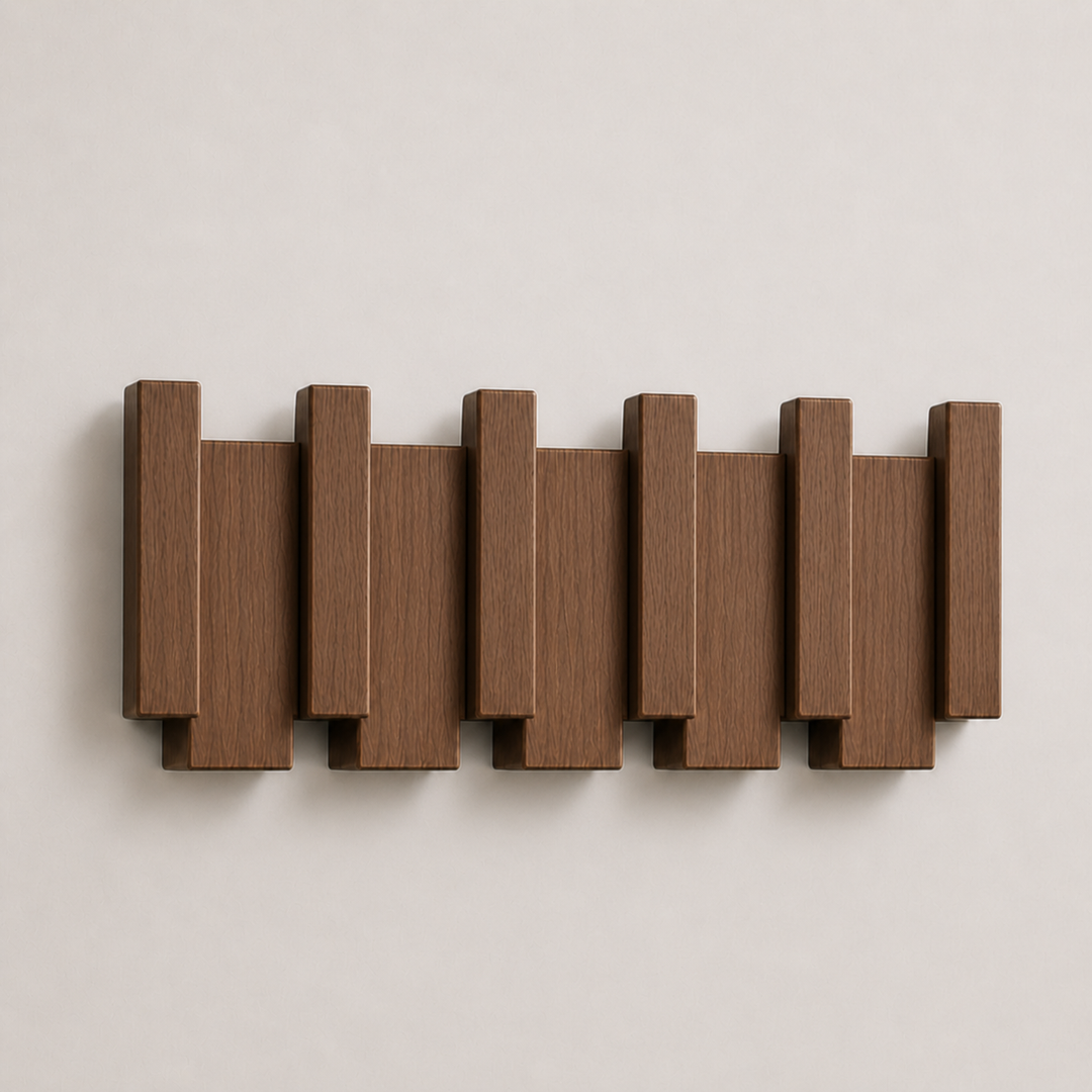 Porte-manteau mural bois massif style piano, crochets discrets pliables, idéal pour le rangement.