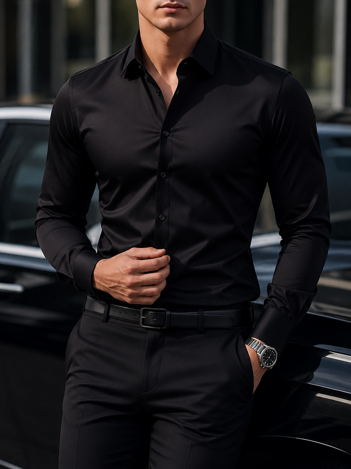 Mode masculine: chemise homme élégante à manches longues, coupe ajustée, un essentiel du dressing moderne.