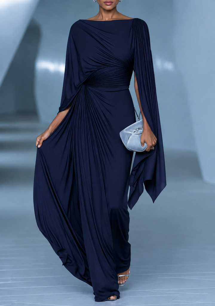 Robe longue femme, détails plissés et drapés asymétriques pour une allure soirée chic et raffinée.