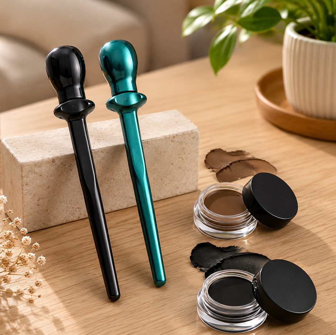 Stylo eyeliner INKORA noir, longue tenue, précision intense pour un maquillage des yeux sublime.
