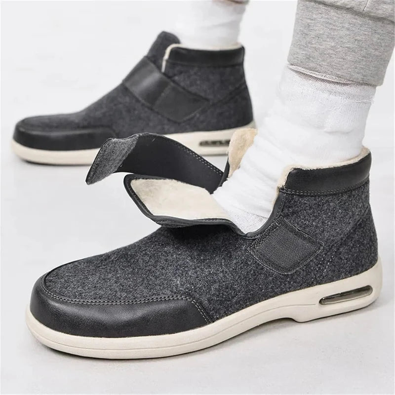 Bottes orthopédiques hiver pour diabétiques, fermeture velcro facile, doublure chaude en fausse fourrure.