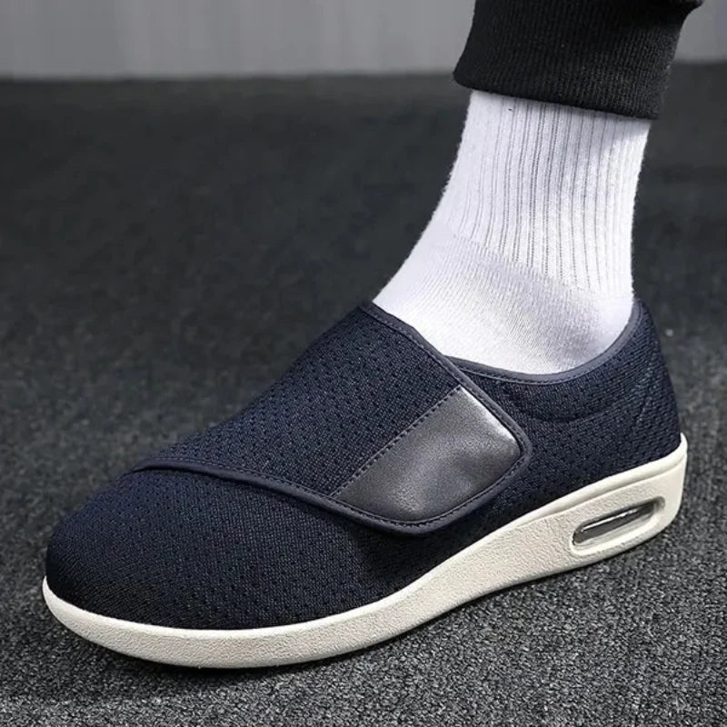 Paire de chaussures diabétiques respirantes, soutien antidérapant pour le soulagement de la douleur.