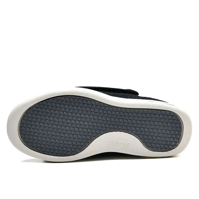 Confortables chaussures orthopédiques larges pour hommes et femmes, parfaites pour la marche hivernale.