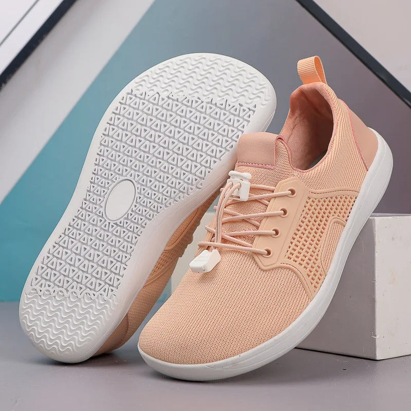 Chaussures de marche homme légères et souples, idéales pour la randonnée et la marche urbaine.