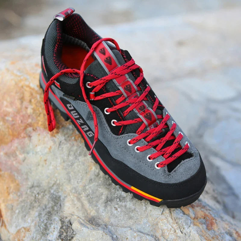 Chaussures de randonnée homme antidérapantes, confort amorti pour trekking et aventure en plein air.