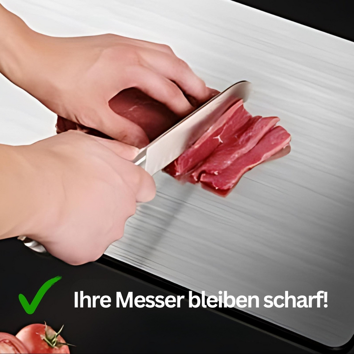 Planche à découper en inox pour une hygiène supérieure, parfaite pour la cuisine moderne et la découpe de tous aliments.