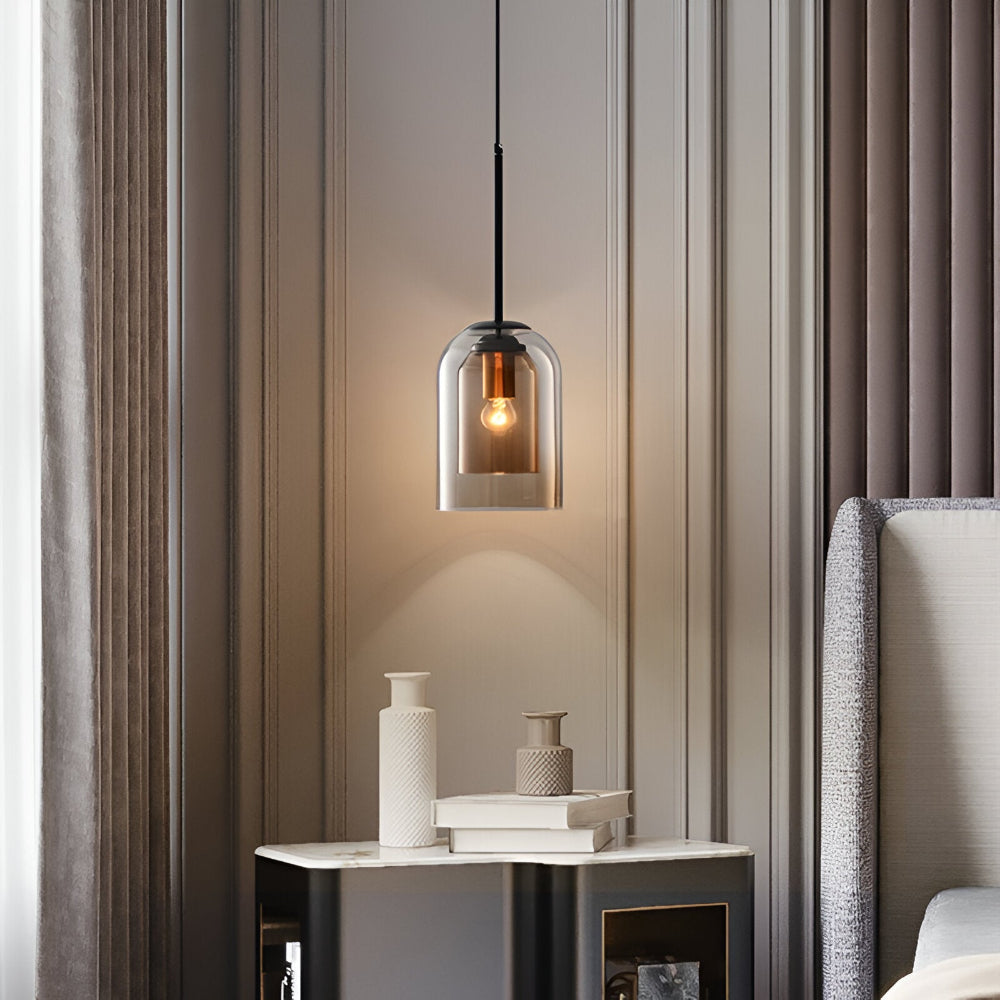 Luminaire suspension design avec double verre, parfait pour un intérieur élégant et moderne.