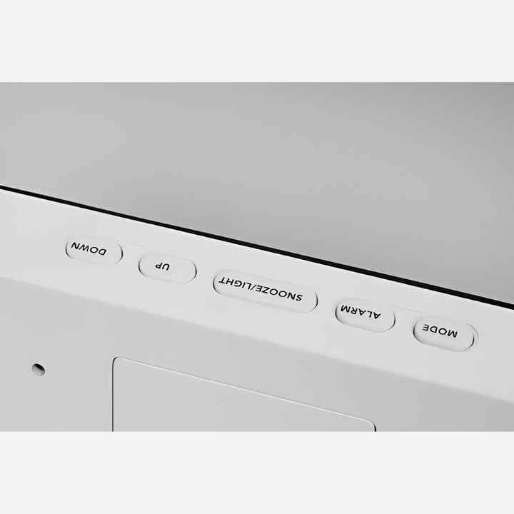 Réveil numérique LED, affichage clair et silencieux, idéal pour un environnement paisible.