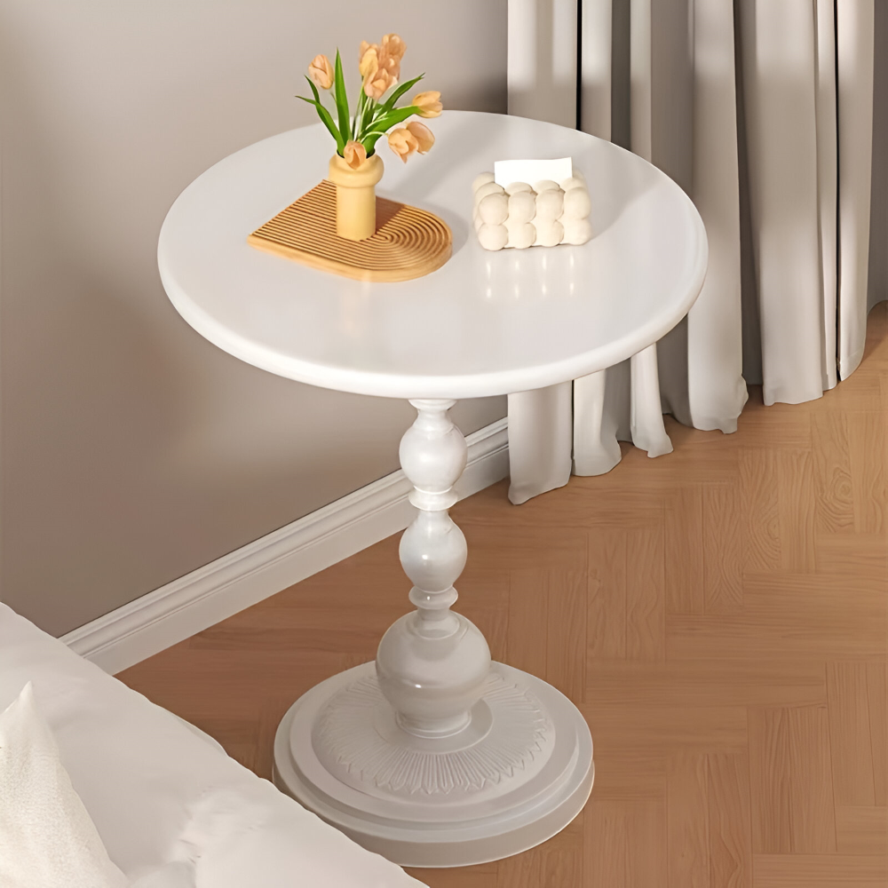 Vue générale de la table d'appoint ronde balustre en fer forgé, design élégant pour salon moderne.