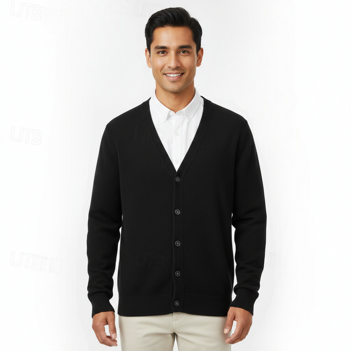 Pull cardigan pour homme en maille, col V, boutonnage frontal. Confort quotidien et style intemporel.