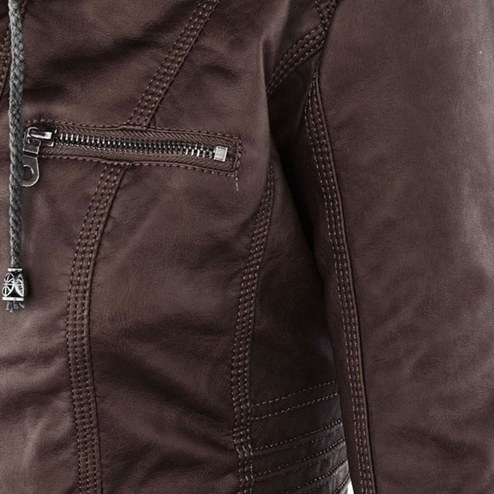 Manteau femme léger et stylé, imperméable, idéal pour la mi-saison. Protège bien de la pluie.