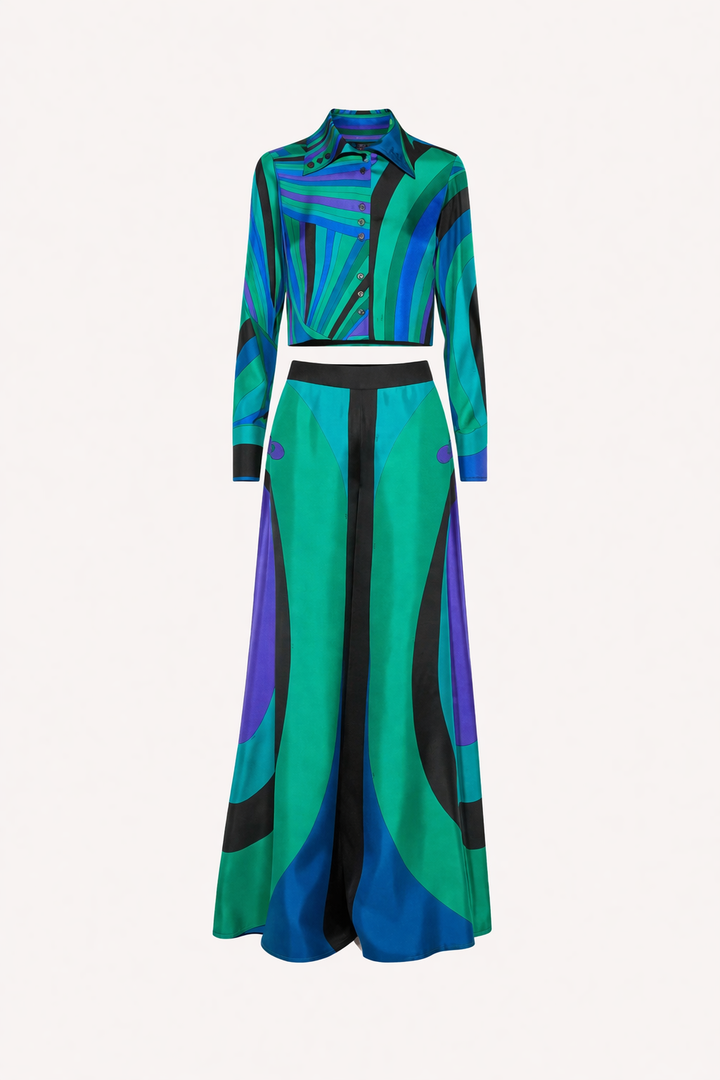Ensemble femme imprimé vert, haut stylé à manches longues et pantalon large fluide. Look moderne et printanier.