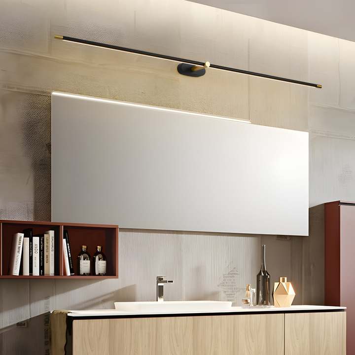 Élégante applique LED noire et dorée pour intérieur, offre une lumière ambiante moderne.