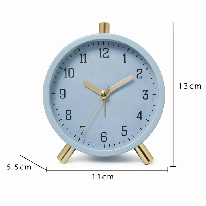 Horloge de table scandinave pour maison, design élégant et silencieux, parfaite pour salon ou bureau moderne.