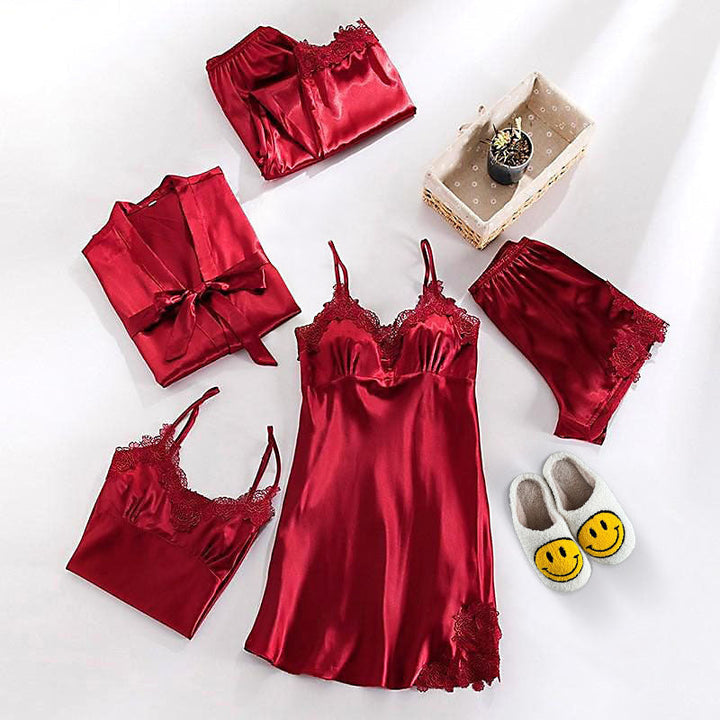 Pyjama femme satiné, un ensemble chic et confortable pour des moments de pure détente à la maison.
