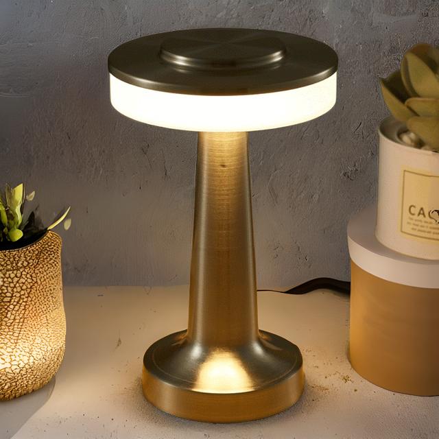 Lampe LED sans fil tactile, couleur or rose. Rechargeable, portable, pour table. Ambiance chic et moderne.