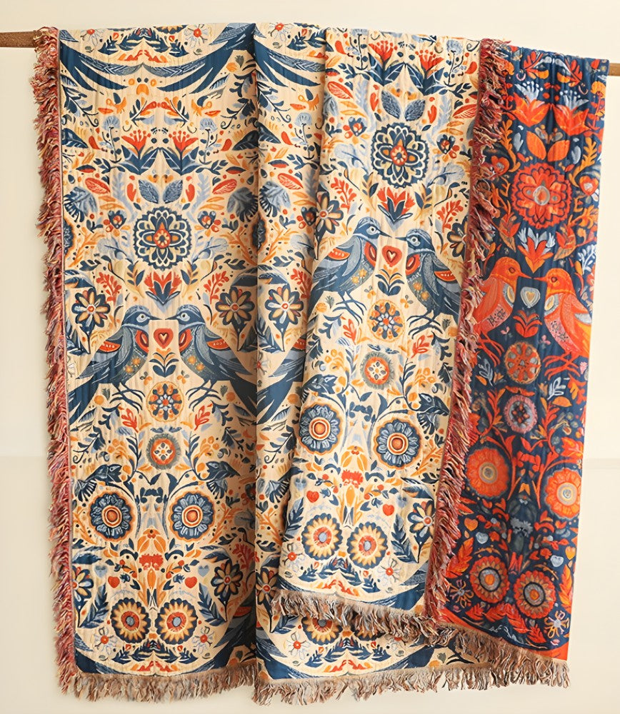 Plaid léger en coton à motif floral et oiseau. Polyvalent pour lit, canapé, ou décoration. Confortable et stylé.