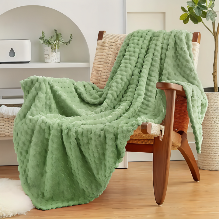 Couverture velours polaire de qualité, durable, offrant une chaleur agréable et un confort optimal toutes saisons.