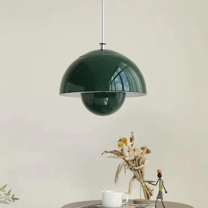 Éclairage moderne avec la suspension LED économique Celestia, un plafonnier design pour votre intérieur.