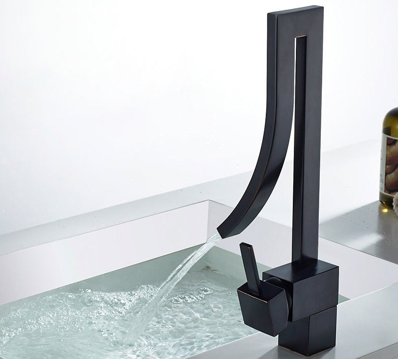 Améliorez votre salle de bain avec ce robinet de lavabo moderne, fonctionnel et stylé.