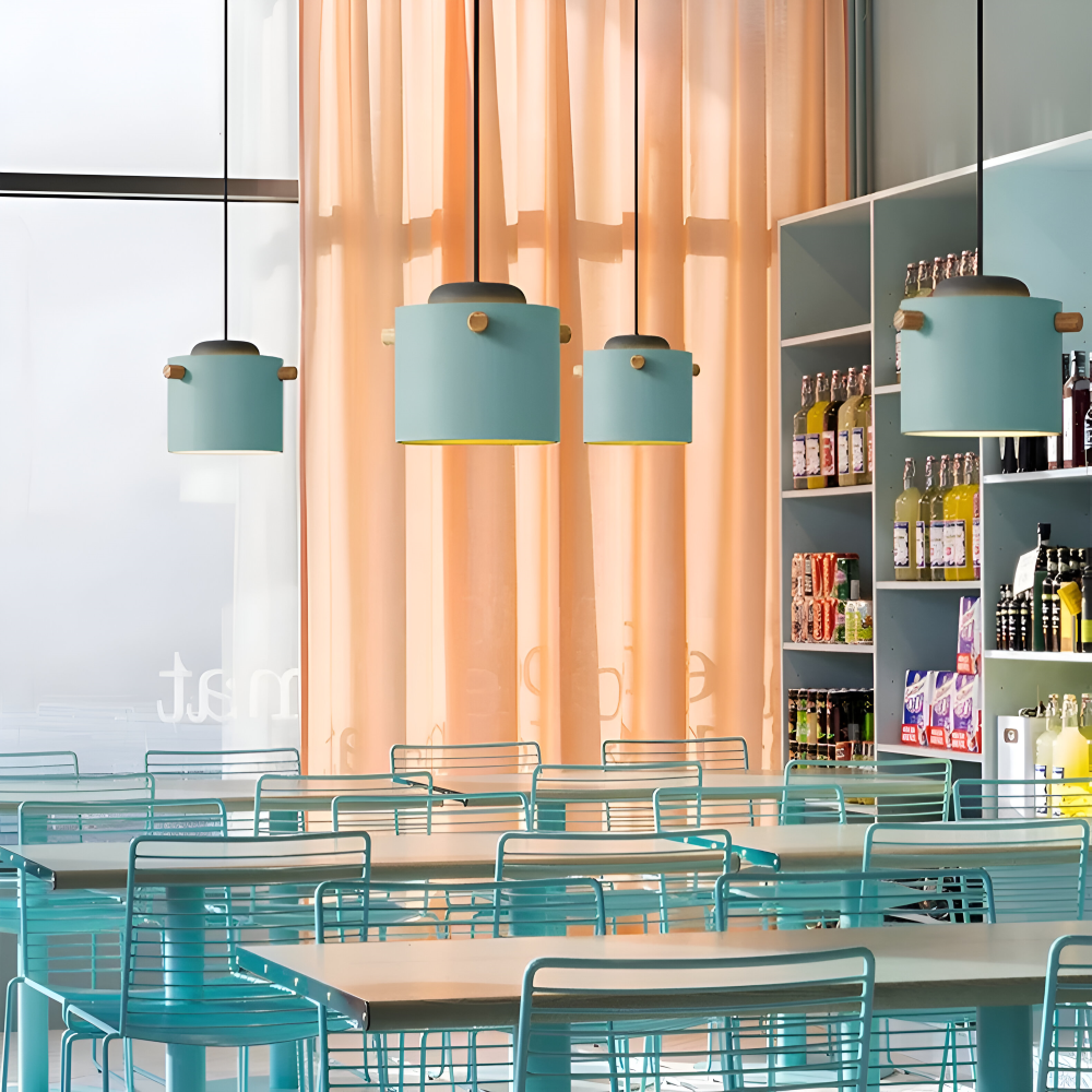 Suspension scandinave bois et métal, contraste chaleureux et design nordique pour votre intérieur.