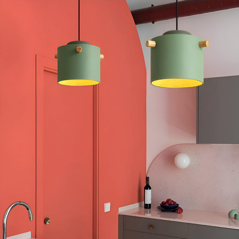 Éclairage moderne LED scandinave noir mat, suspension élégante pour un style épuré.