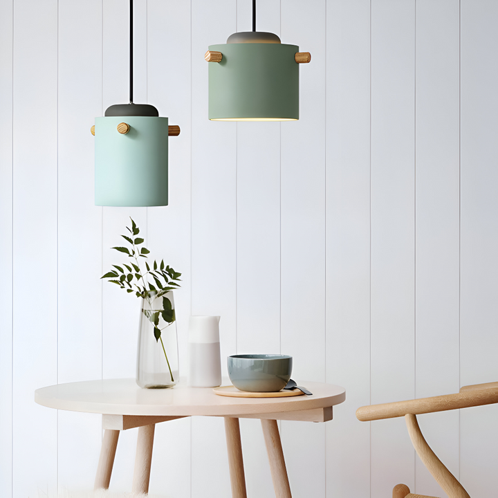 Suspension scandinave blanche pure, design intemporel et efficacité énergétique pour tout intérieur.