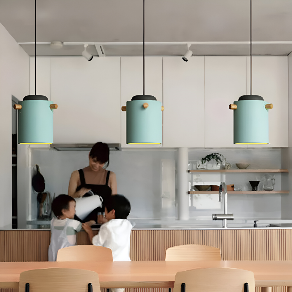 Luminaire suspendu scandinave gris anthracite, style contemporain pour un éclairage doux et design.
