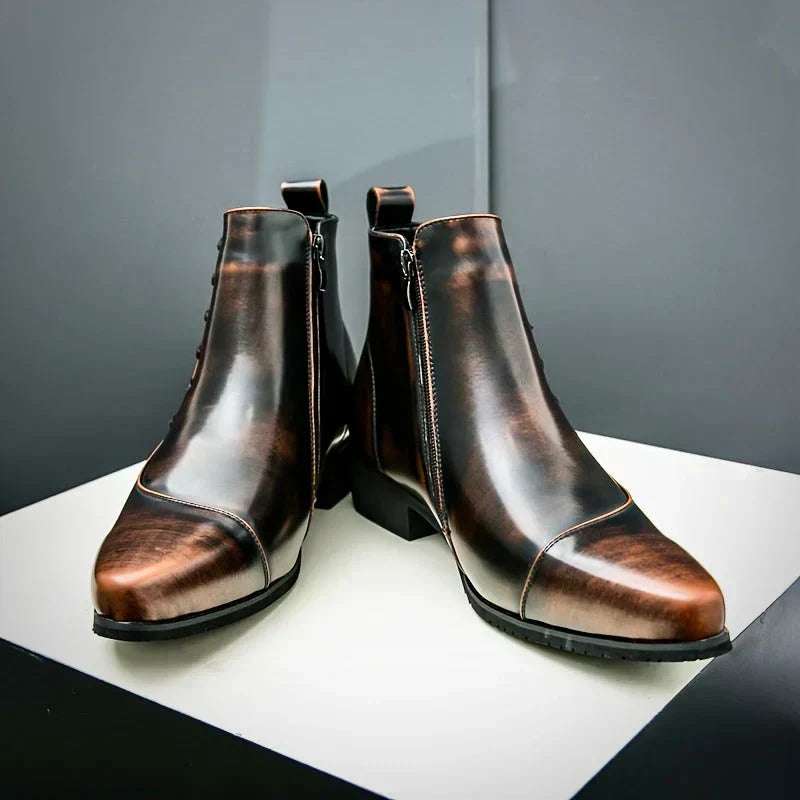 Chaussures homme classiques: bottes noires confortables et durables, idéales pour la mode masculine élégante.