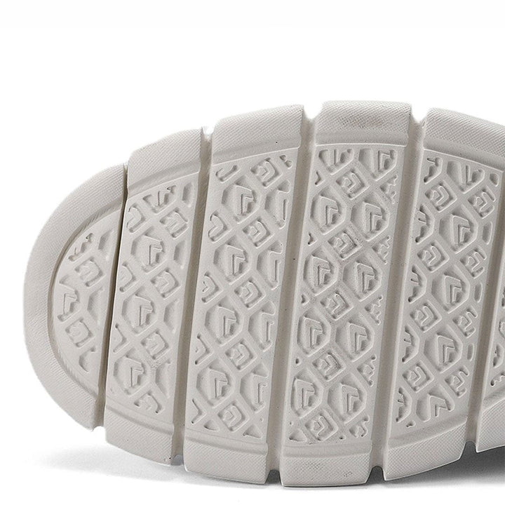 Semelle antidérapante de sneakers hommes confortables et polyvalentes, adhérence et soutien.