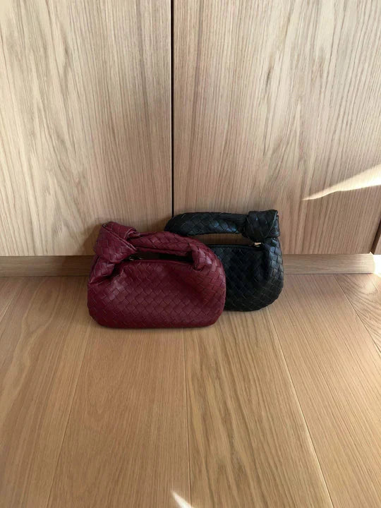 Accessoire mode : mini sac tressé pour femme, finition soignée en similicuir, idéal pour soirée.