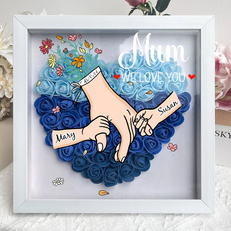 Cadeau unique pour Maman: Cadre floral personnalisé avec les noms de famille et un message émouvant.
