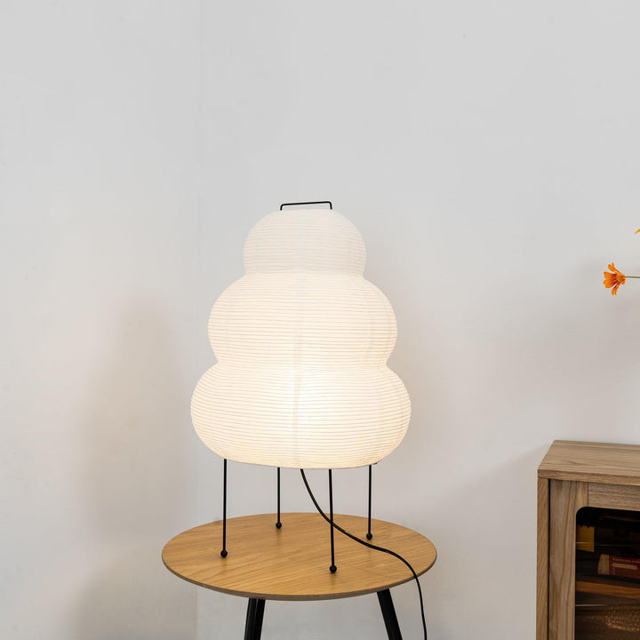 Lampe de table japonaise en papier, pour un éclairage doux, ambiance zen et décoration moderne.