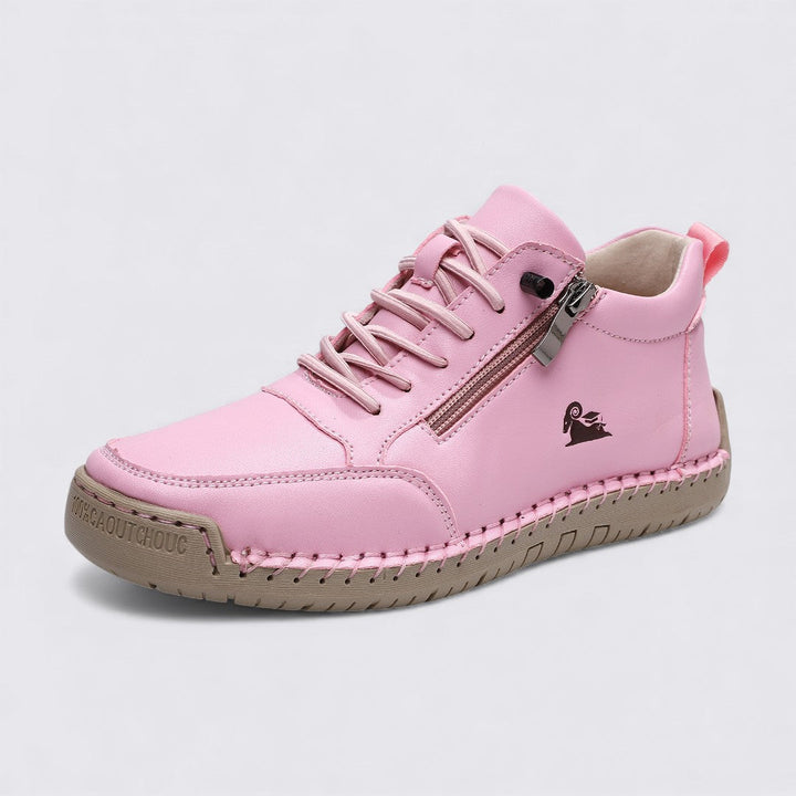 Chaussures femme montantes chic avec zip, idéales pour un look casual ou plus habillé.
