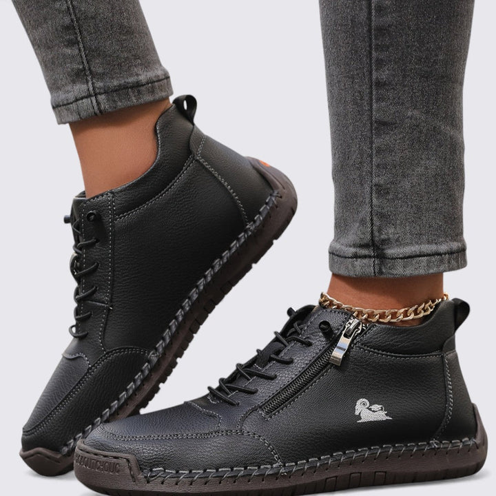 Bottines femme élégantes marron avec zip latéral, idéales pour le quotidien et le confort.