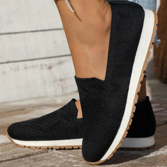 Mocassins orthopédiques femmes, design élégant et matériaux confortables. Soutien plantaire ergonomique pour le quotidien.