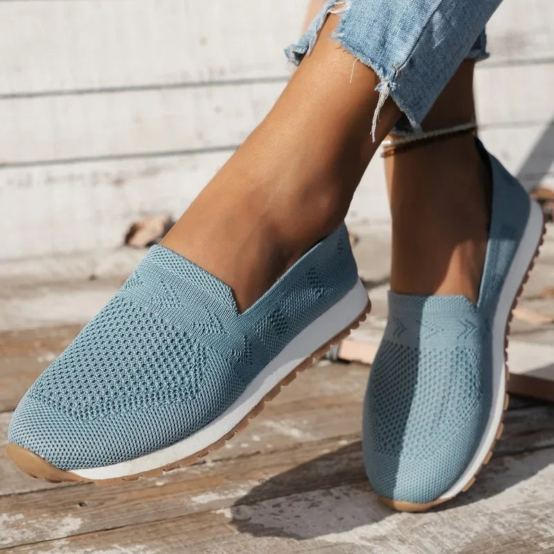 Mocassins à enfiler pour femmes, confortables et antidérapants. Chaussures orthopédiques pour le soutien et le quotidien.
