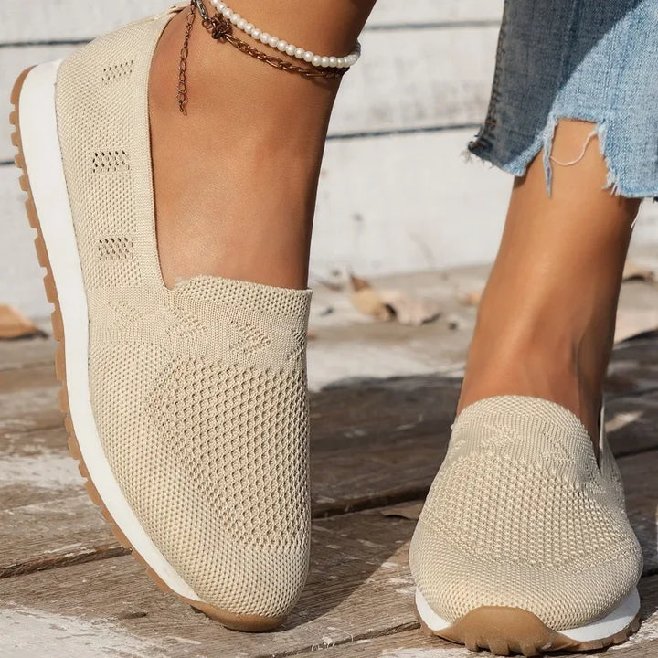 Mocassins orthopédiques pour femmes, offrant un confort quotidien et soutien plantaire élégant. Idéal pour le bien-être des pieds.