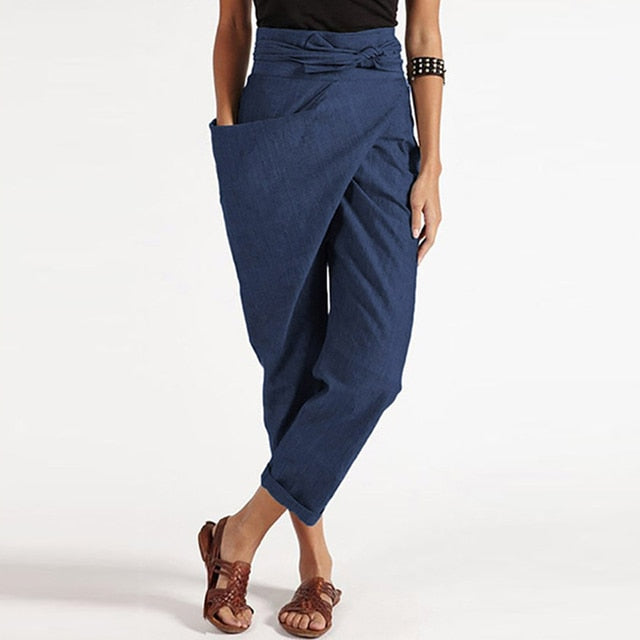 Pantalon cropped élégant pour femme avec ceinture, chic et polyvalent pour bureau ou décontracté.