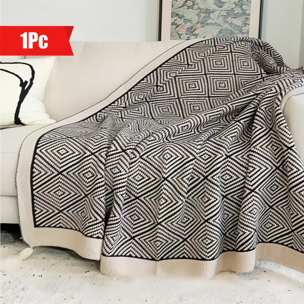 Plaid moderne noir & blanc à motifs géométriques, en polaire douce, parfait pour intérieur cocooning.
