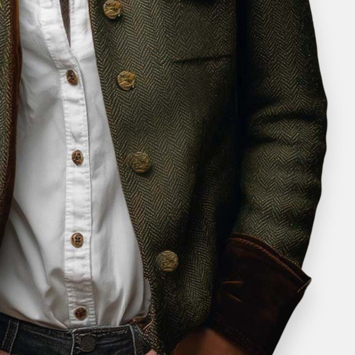 Veste structurée femme avec coupe ajustée, élégante et moderne. Parfaite pour bureau ou mode chic automne/printemps.